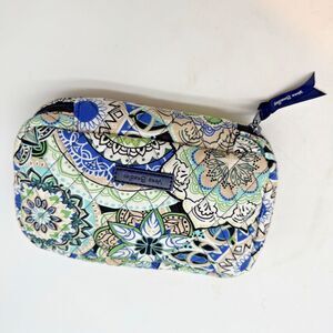Vera Bradley Cord Organizer Sketched Medallion Quilted Zip Around Tech Case
